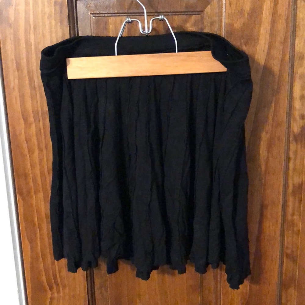 Flowy black skirt